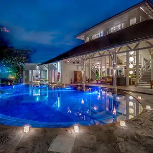  Villa La Oberoi Indonesia